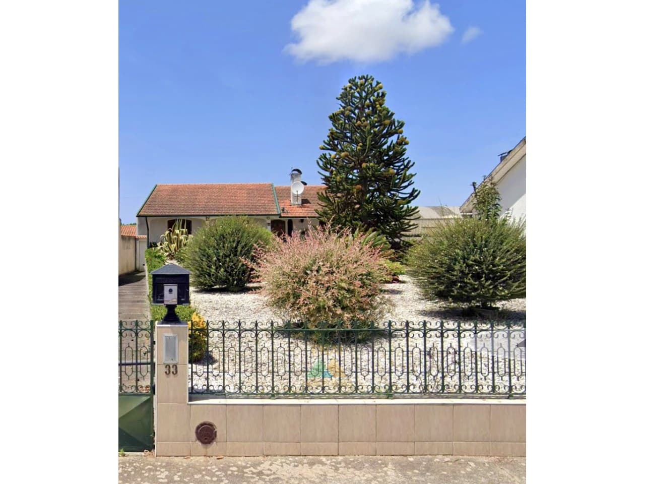 Moradia T3 com amplo terreno em Oliveirinha, Aveiro