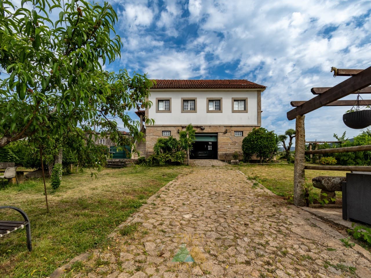 Estate with V3 House, Swimming Pool and Stables in Arcozelo, Ponte de Lima