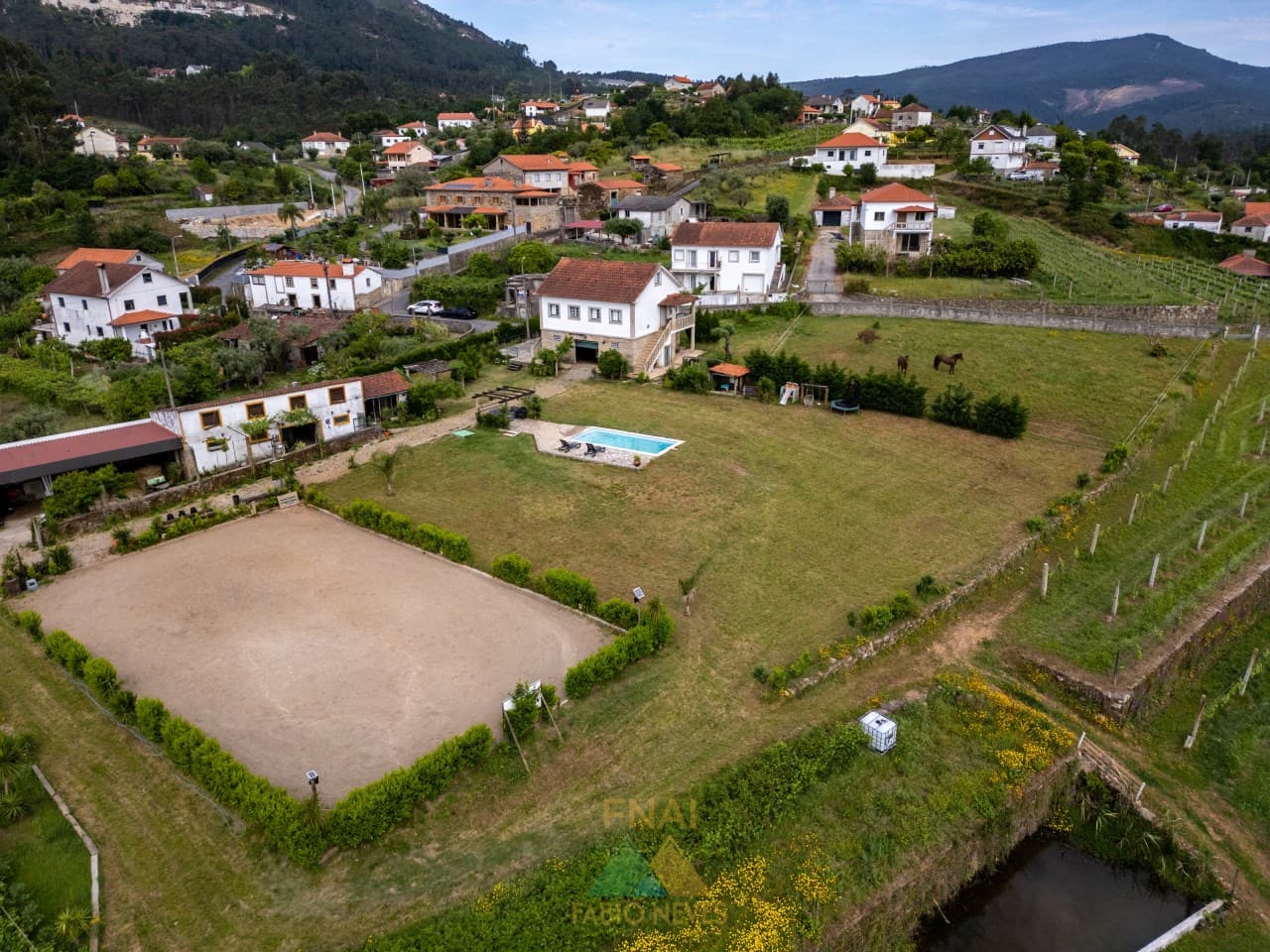 Quinta c/ Moradia V3, Piscina e Cavalariça em Arcozelo, Ponte de Lima
