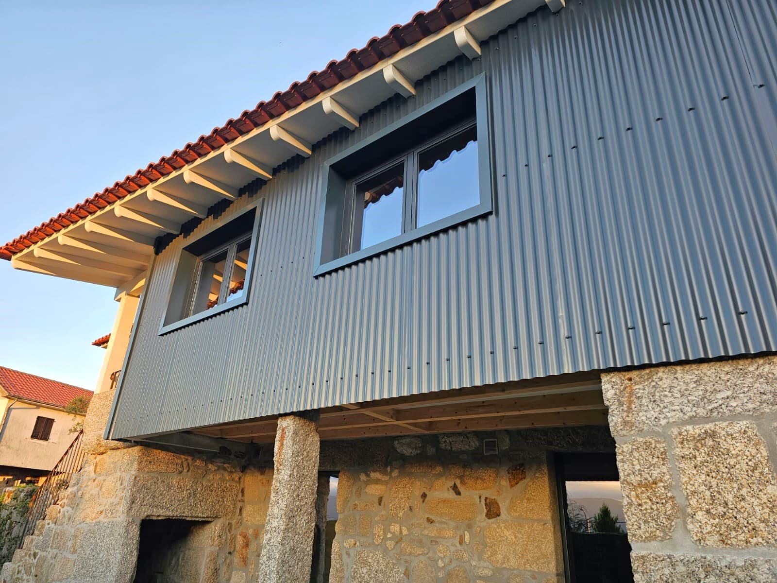 V3 House in Stone with Annex, fully renovated