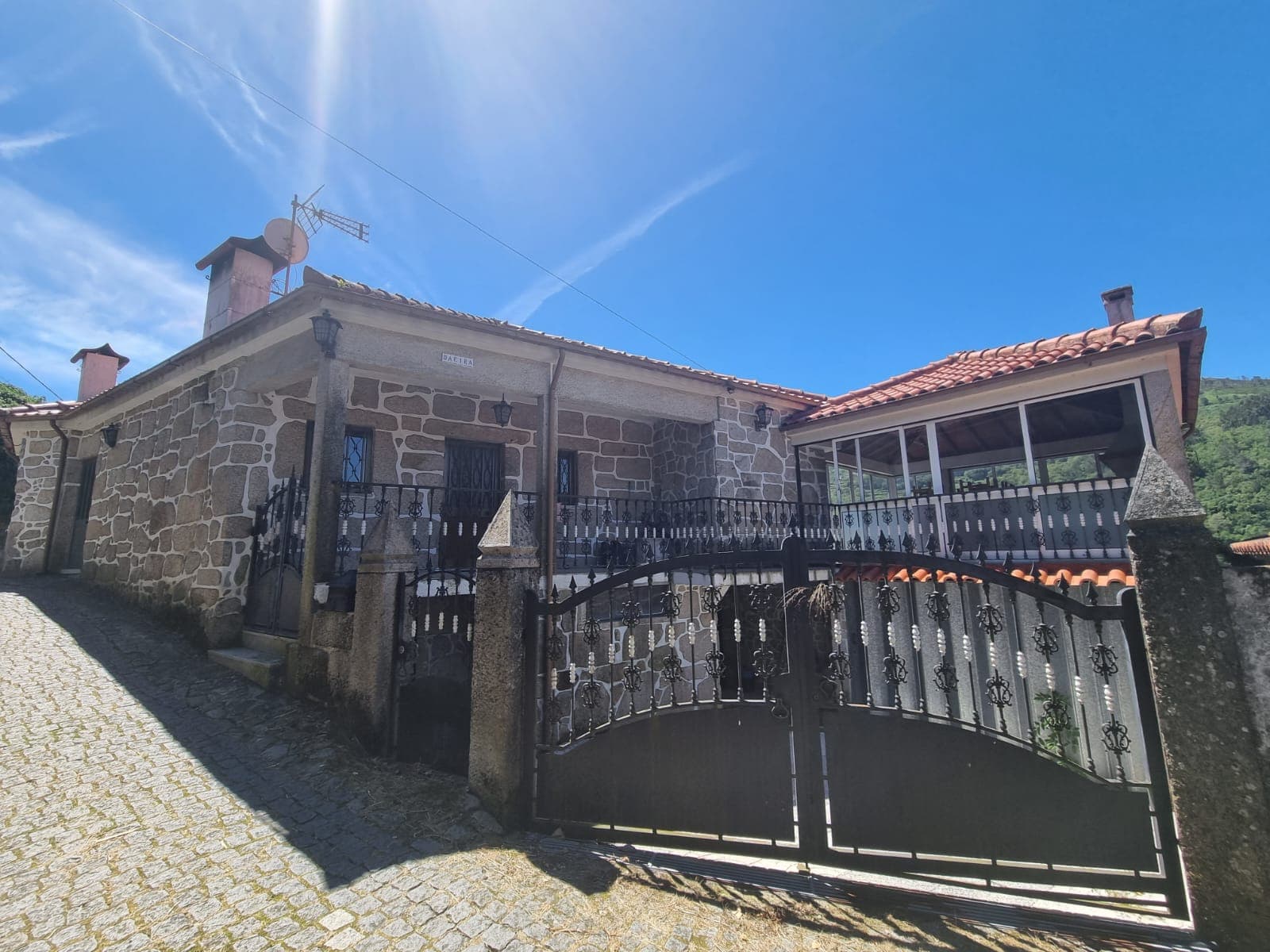 3-Bedroom House in Sistelo, Fantastic Views
- Located in one of the most picturesque areas of Portugal, this property offers a unique experience of tranquility and natural beauty.
- With three spacious bedrooms, the house is perfect for families or those seeking a relaxing retreat.
- The living room is bright and airy, with large windows that provide stunning views of the surrounding landscape.
- The kitchen is equipped with modern appliances and has ample space for family meals.
- The exterior of the property features a well-maintained garden, ideal for enjoying the outdoors and the mild climate of the region.
- The location offers easy access to hiking trails and other outdoor activities, making it perfect for nature lovers.
- Don't miss the opportunity to acquire this unique property in Sistelo, where beauty and serenity meet.