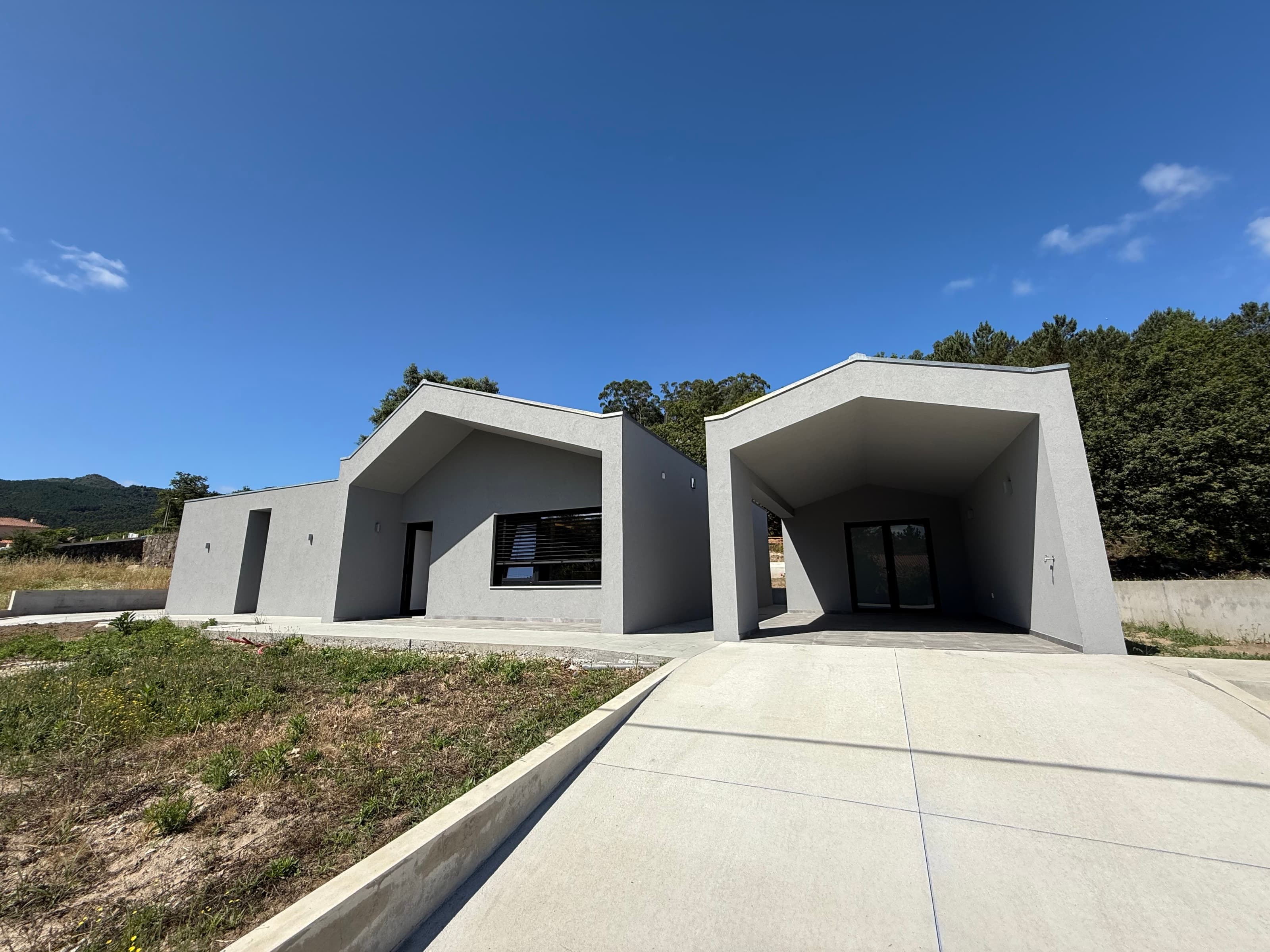 Luxury T3 Villa - New Construction, Turnkey!