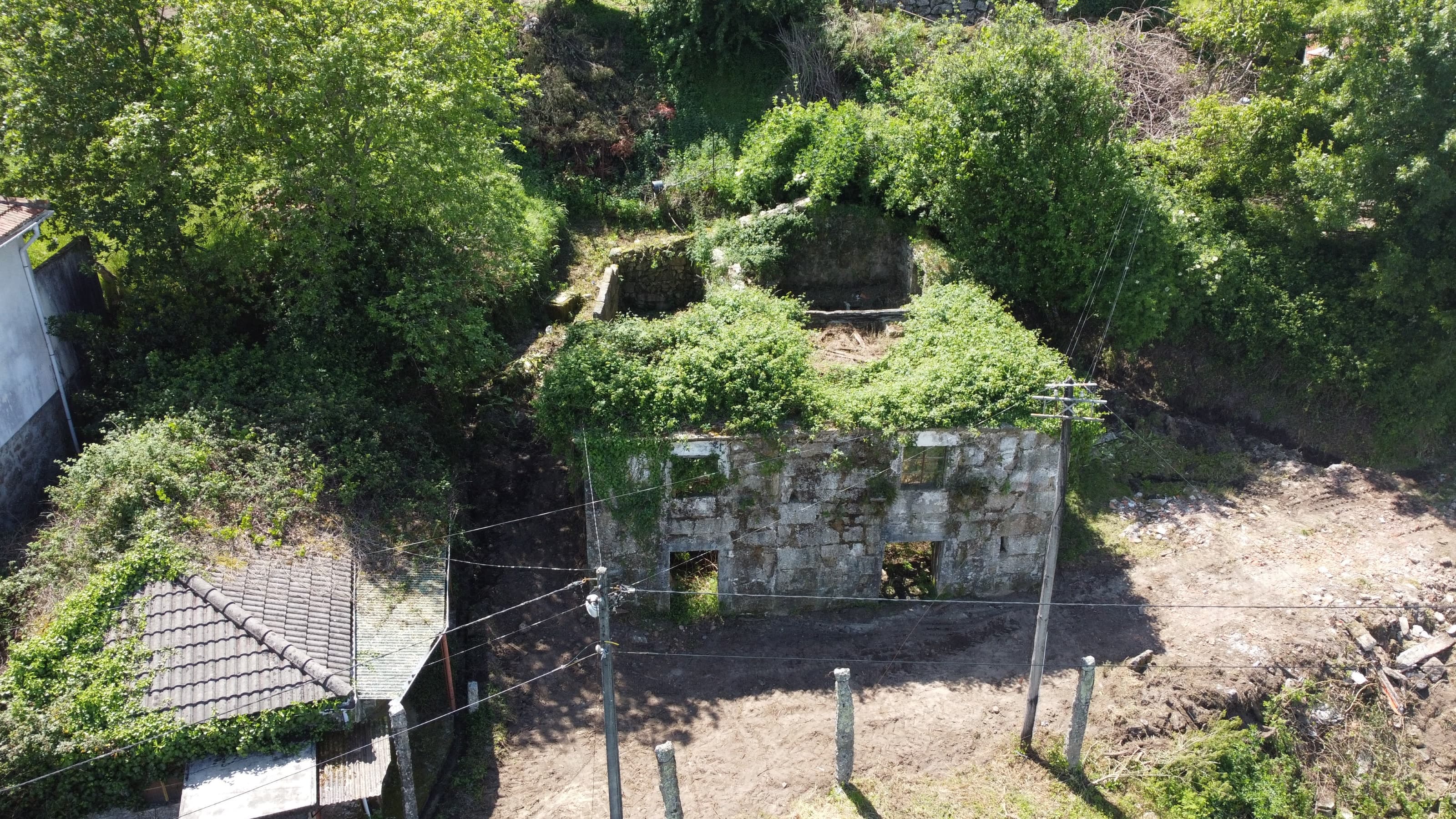 Ruins for Restoration with 2 Floors and Good Views - Rio Frio, Arcos de Valdevez