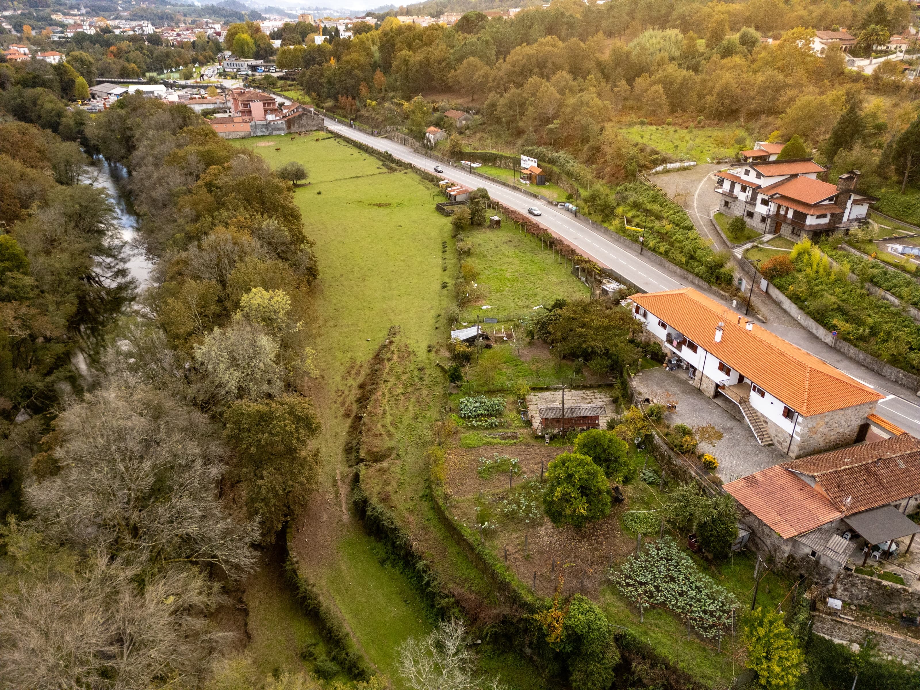Farm with T6 Stone House and 2 hectares of Land in the center of Arcos de Valdevez