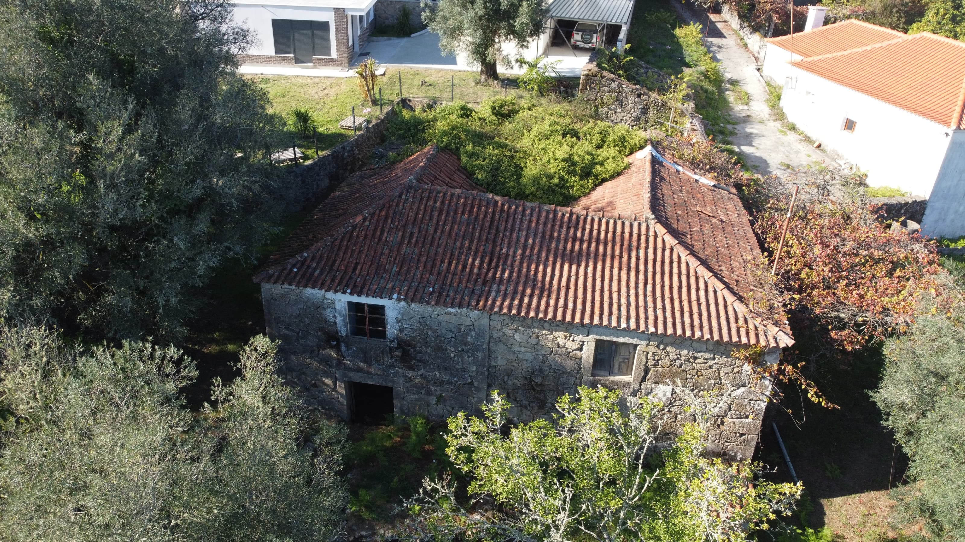 House for Restoration with Land - Sabadim, Arcos de Valdevez