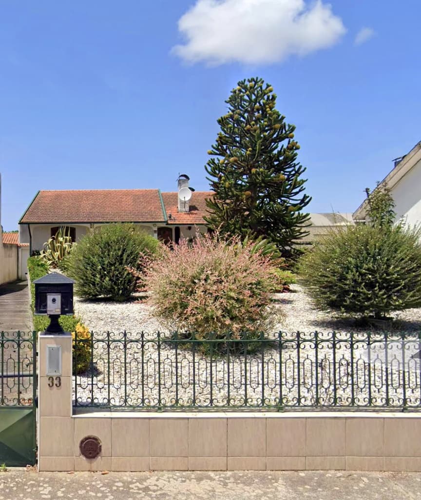 Moradia T3 com amplo terreno em Oliveirinha, Aveiro